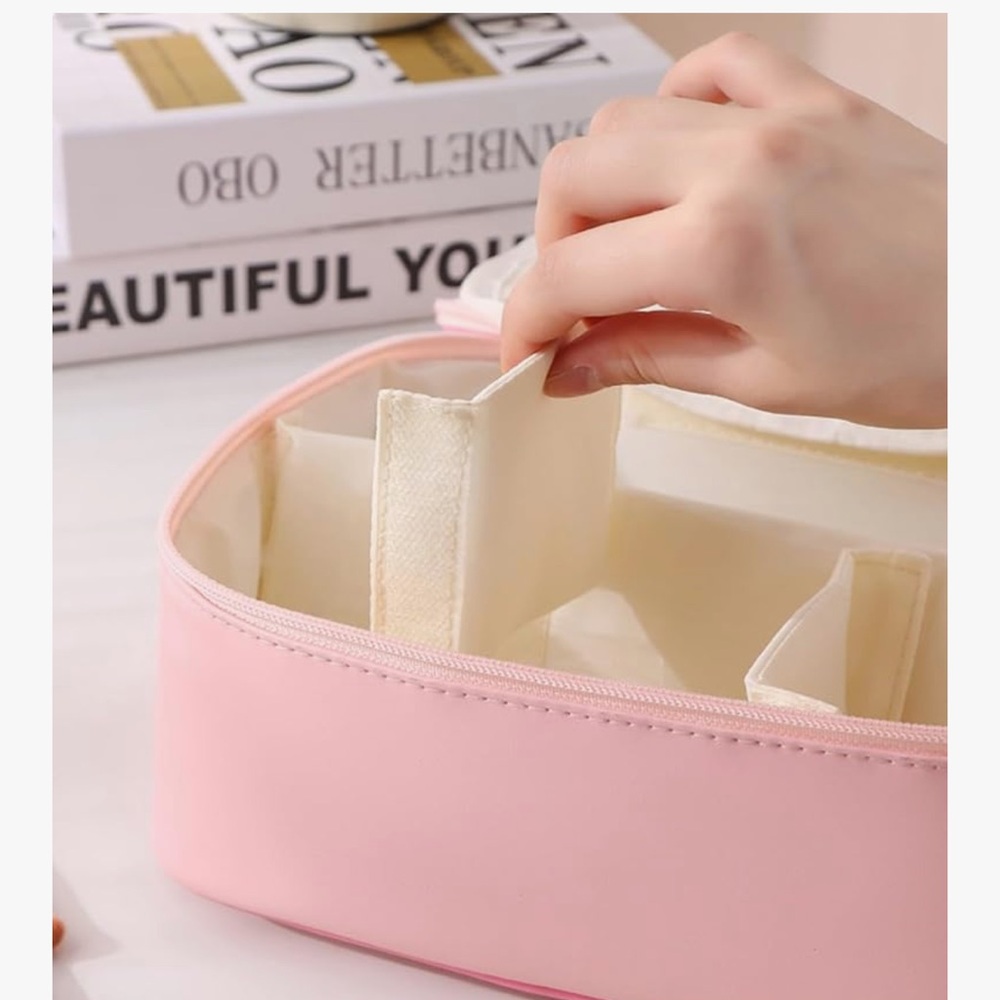 Hello Kitty Makeup Case - image 4